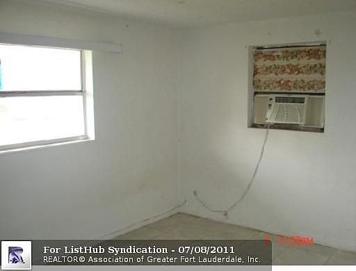 4th image of 6943 SW 19th St