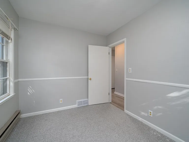 2424 S Center Ave — Photo 14