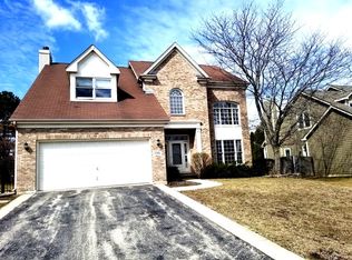 1700 Ambria Ct, Mundelein, IL 60060