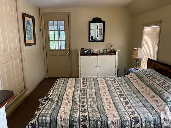 4th image of 10 Seminary Ave #2