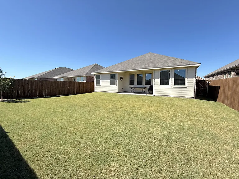 5119 Penrose Dr — Photo 22