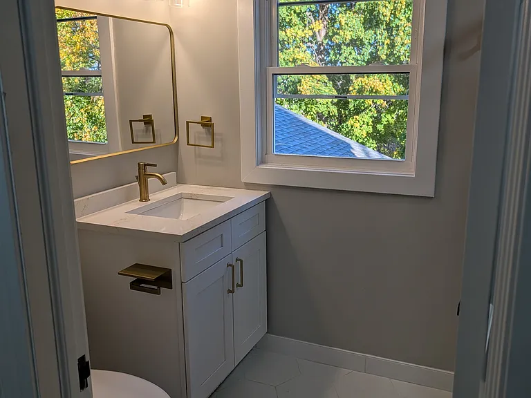 30 Lincoln Ave — Photo 10