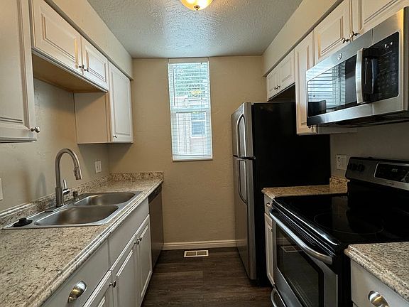4th image of 4418 S Rosehaven Ct #A