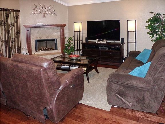 3rd image of 2901 Concho Bend Dr