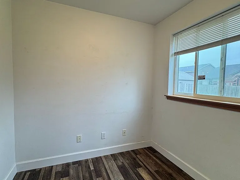2007 W Clearview Dr — Photo 16