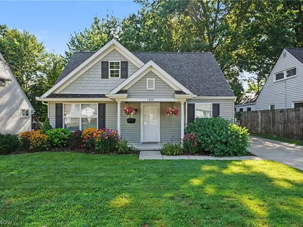 1881 Hanover St, Cuyahoga Falls, OH 44221