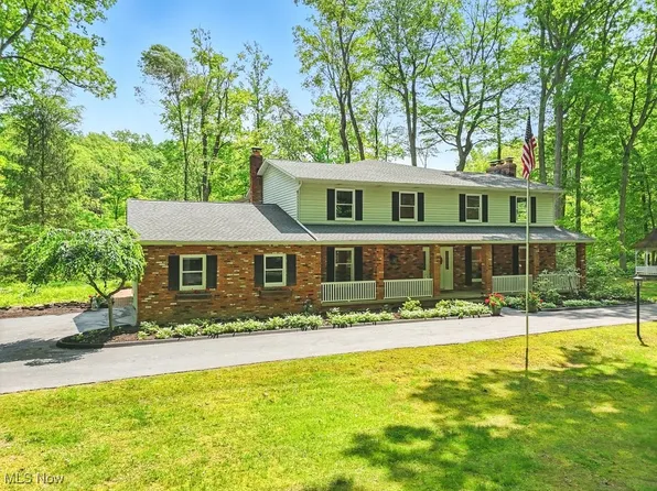 7965 Jill Dr, Northfield, OH 44067