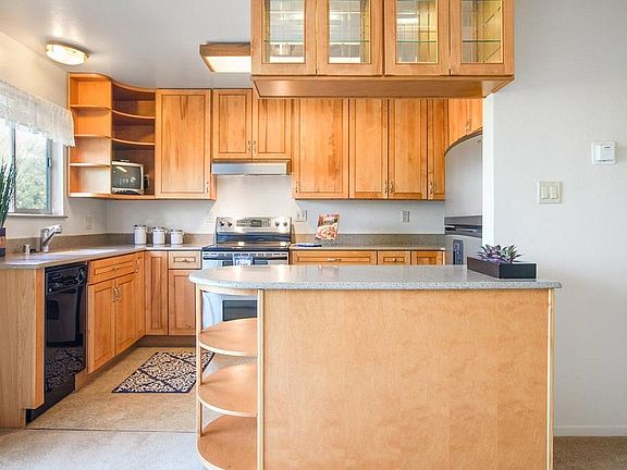 3rd image of 464 Clinton St APT 310