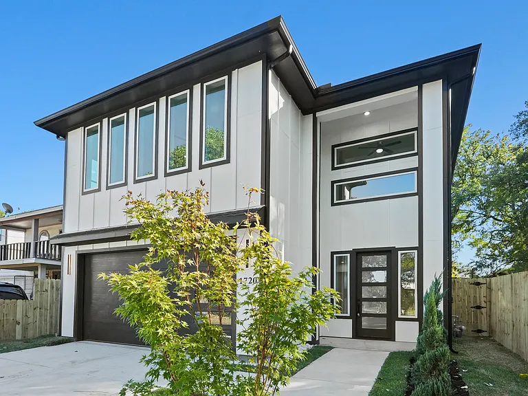 1720 Morris St — Photo 1