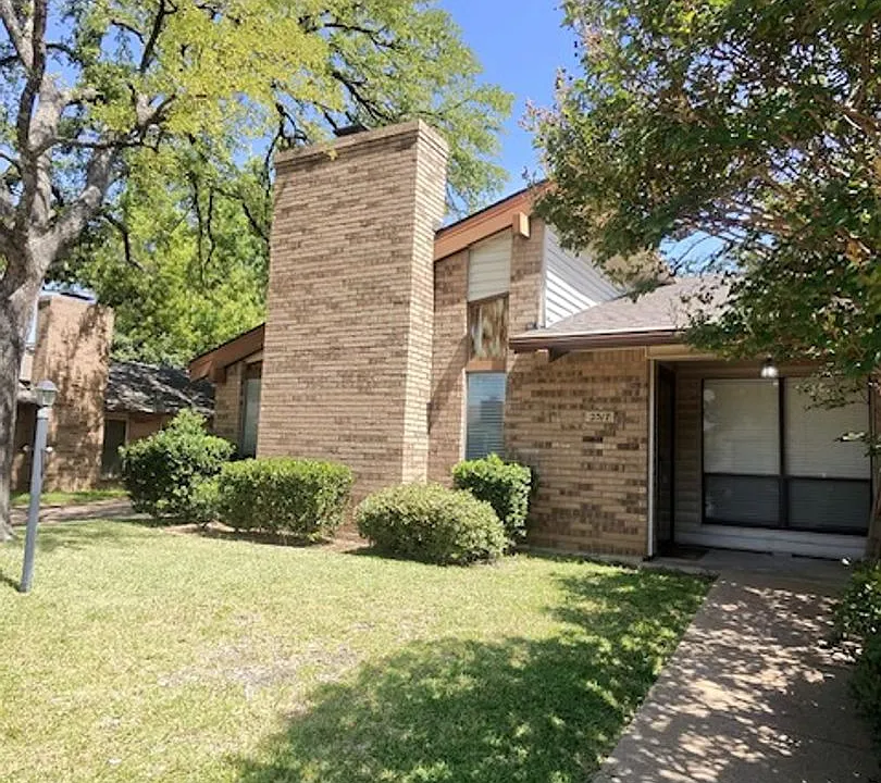 2317 Garden Park Ct