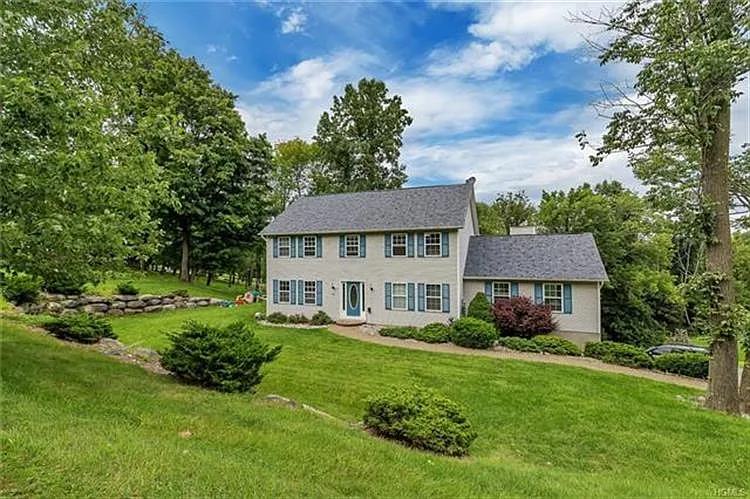 90 Woodland Rd photo 1
