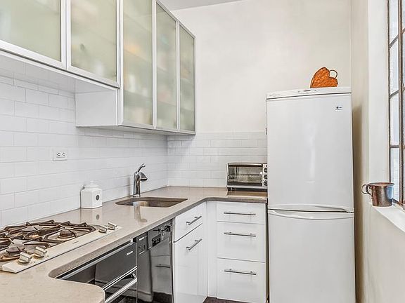 4th image of 531 E 84th St APT 4A
