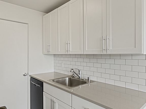 2nd image of 1330 12th Ave S #16906137