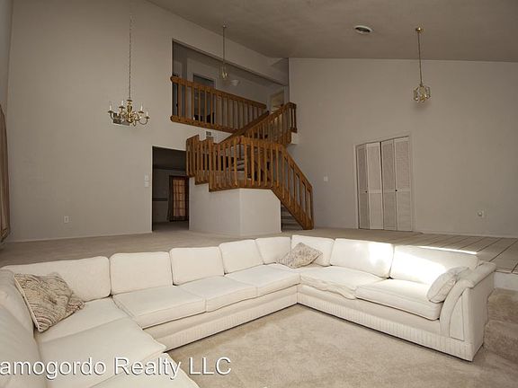 3rd image of 2565 Cherry Hills Dr
