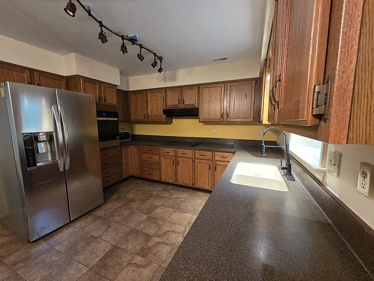553 Broad Bend Cir — Photo 9