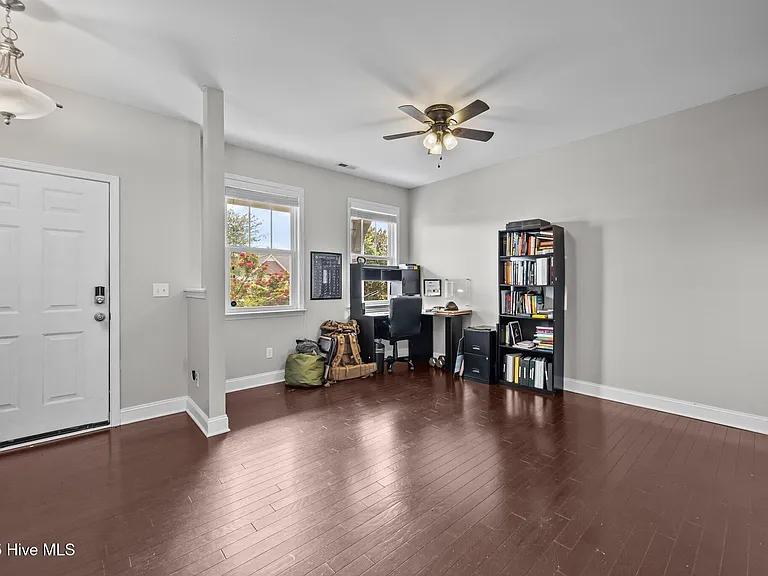 112 Moss Creek Dr — Photo 3