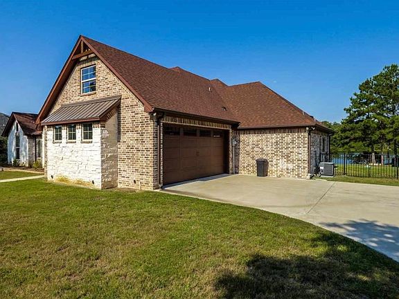 4th image of 10912 Deer Creek Dr