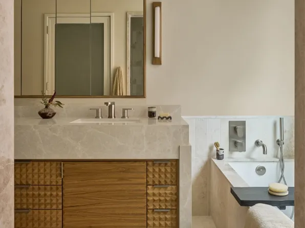 323 Bergen Street image 5 of 13