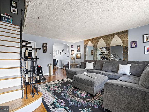 4th image of 6607 Tackawanna St #0