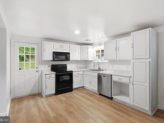 4th image of 32 Quarry Rd