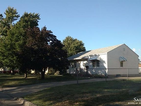 3rd image of 860 Osage Ave