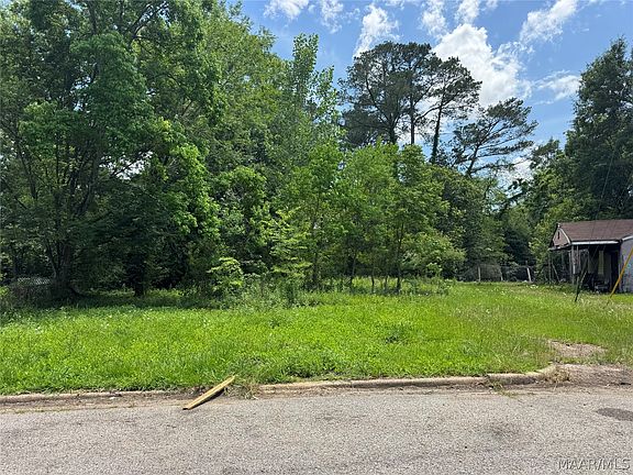 5th image of 72 W Clover Ln