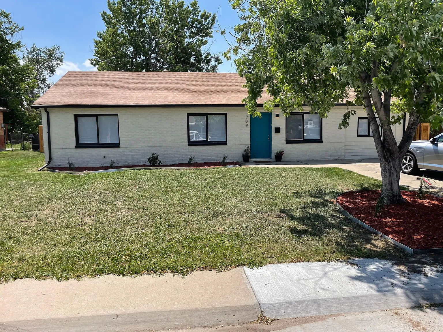 709 Ursula St — Photo 1