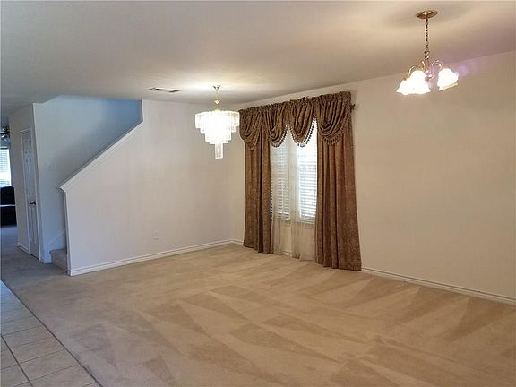 3rd image of 1425 Mission Hills Ln