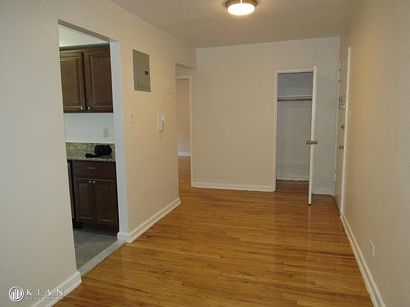 5th image of 3415 Parsons Blvd APT 6S