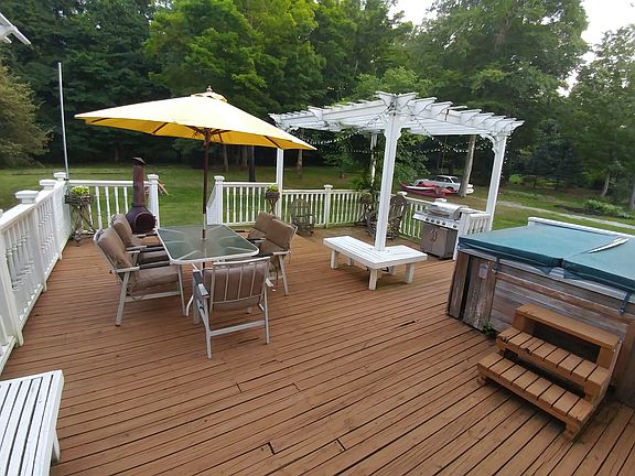 Deck facing yard