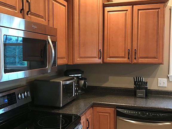 5th image of 8825 Honeysuckle Dr