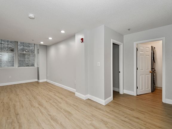 5th image of 200 Market St Unit 3305