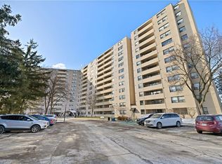 700 Dynes Rd #901, Burlington, ON L7N3M2