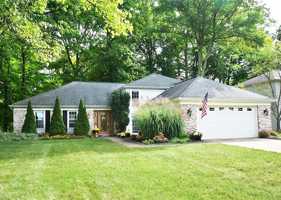 1st image of 2985 Creekside Dr