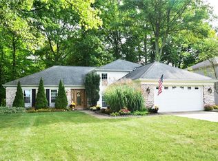2985 Creekside Dr, Westlake, OH 44145