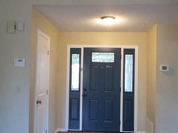 2nd image of 8449 Villaview Dr