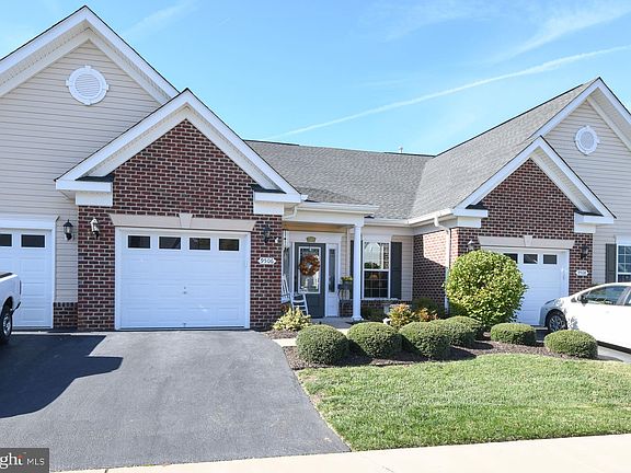3rd image of 9506 Airdrie Ln