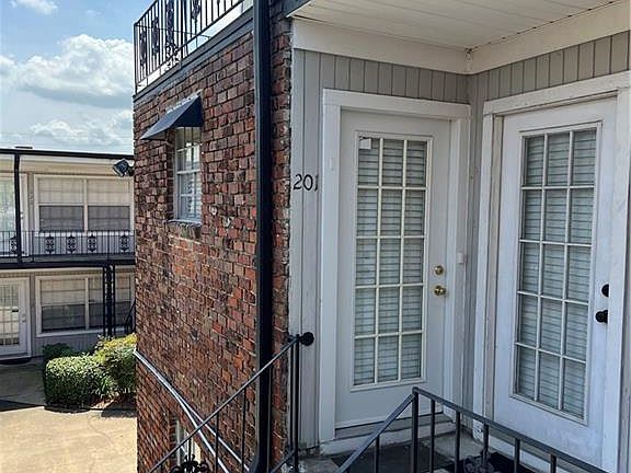 5th image of 3013 Ridgelake Dr APT 201