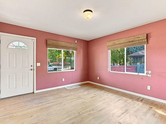 5th image of 4621 N Post St
