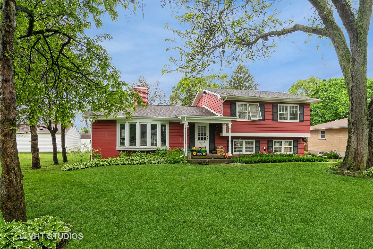 472 Prairie St photo 1