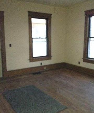 5th image of 153 W Irving St
