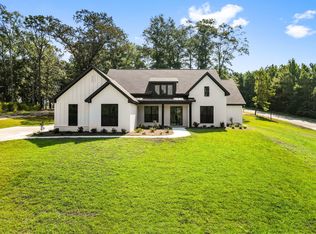 2 Pinehill Ct, Hattiesburg, MS 39402