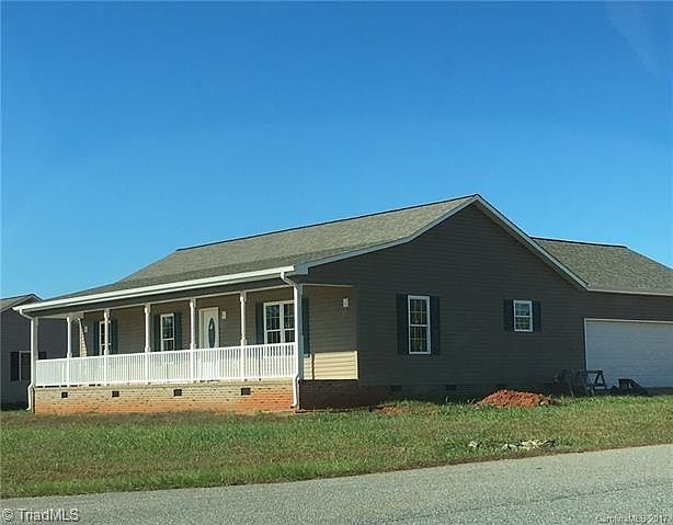 1st image of 104 Dundee Ct