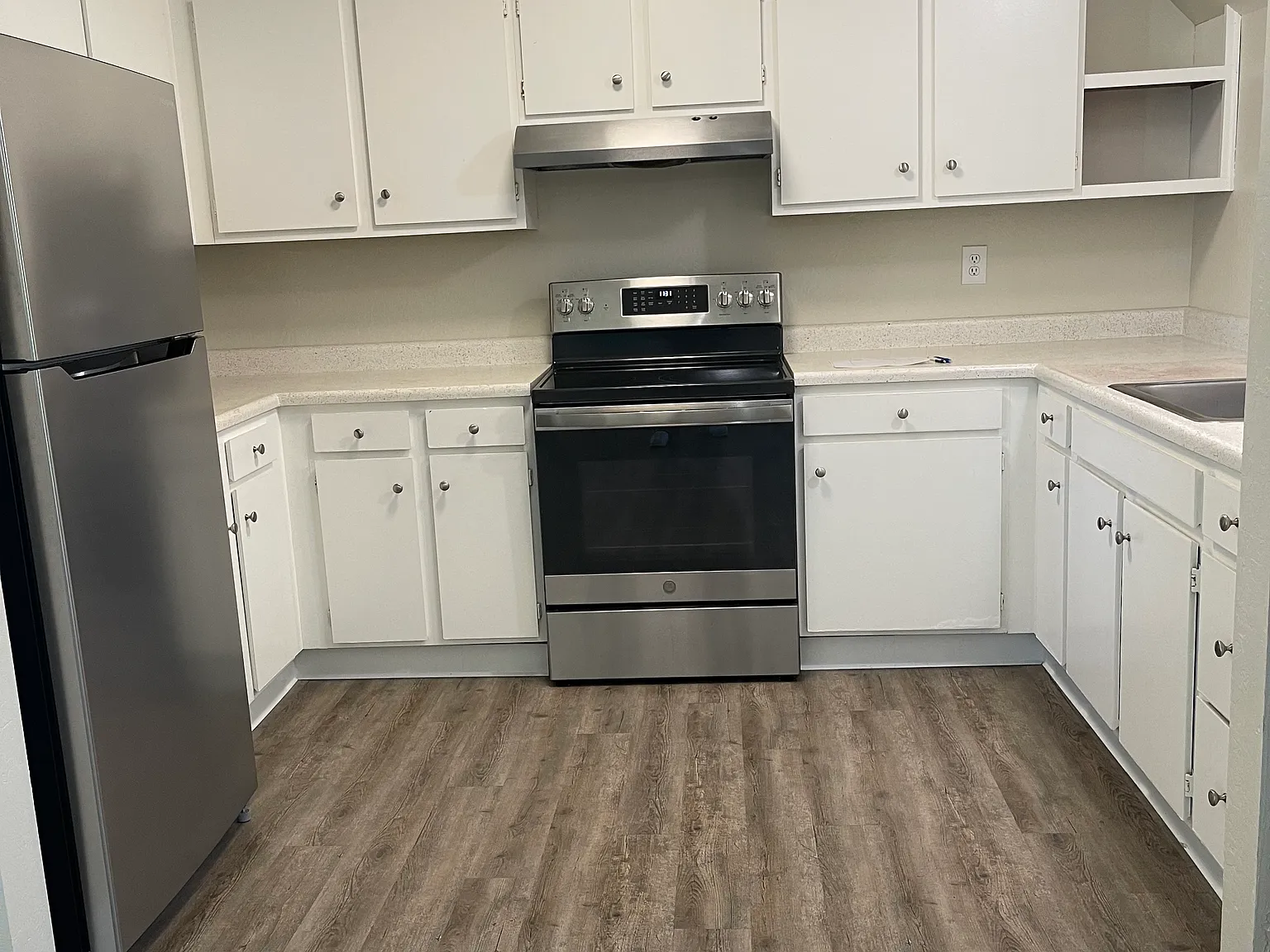 2 bed, 792 sqft, $3,150 — Photo 2
