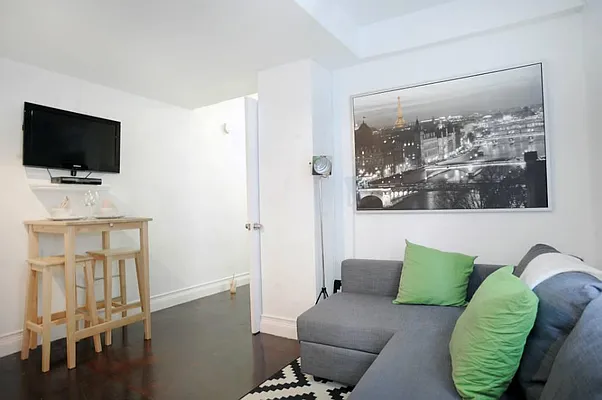 Rented by Town Residential | media 9