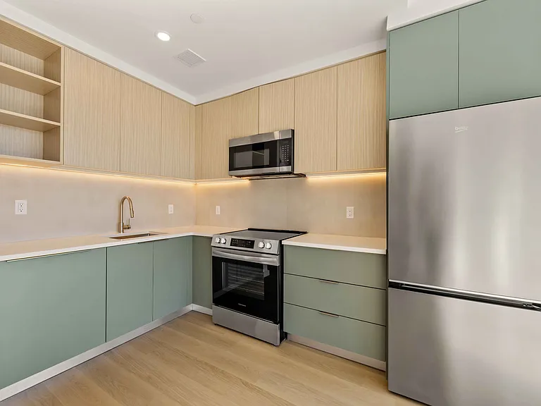 2201 Beverley Rd #412B — Photo 2