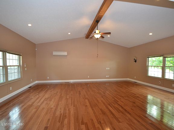5th image of 236 Dogwood Dr