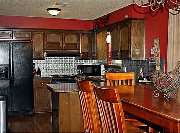 5th image of 525 Larkspur Ln