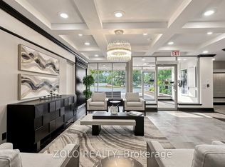 91 Townsgate Dr #704, Vaughan, ON L4J 8E8