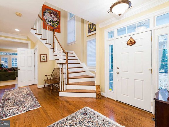 3rd image of 6956 Park Ave